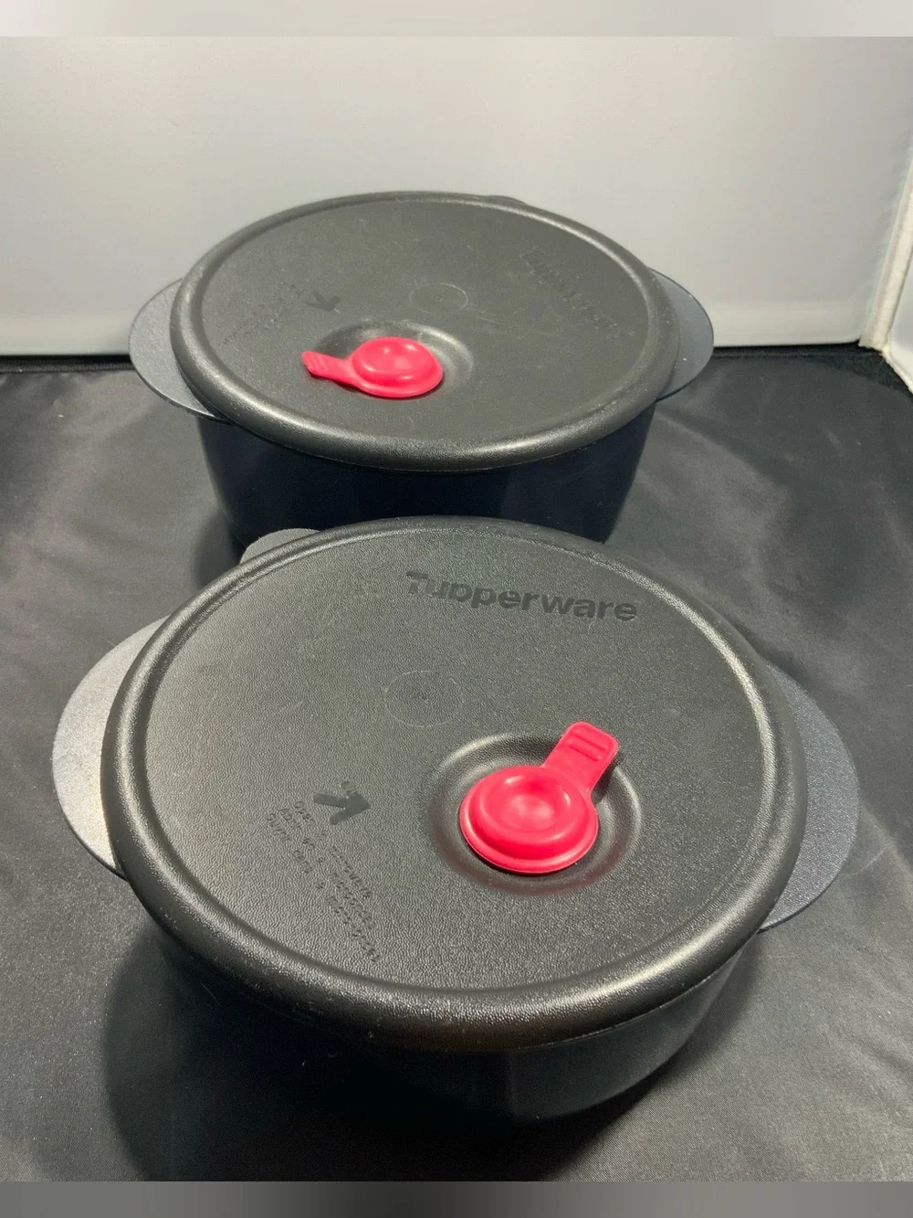 Tupperware RockNServe Vintage set of 2